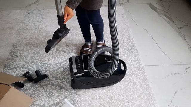 MİELE SÜPÜRGE KUTU AÇILIŞI KÜÇÜK BİR DENEME смотреть онлайн
