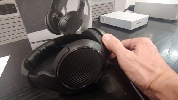 Sennheiser HD 200 PRO  - обзор.