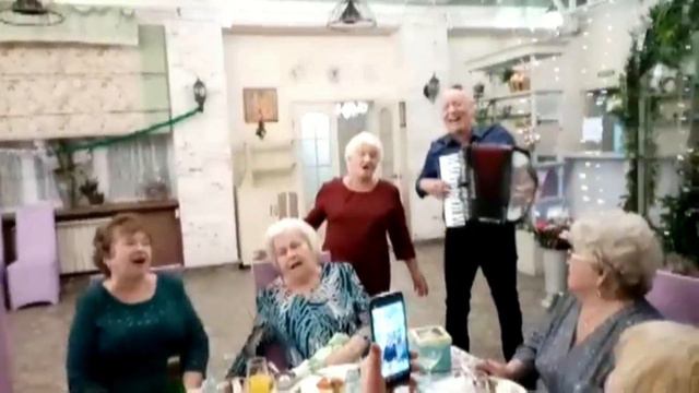 Аккордеонист / На побывку едет молодой моряк смотреть онлайн