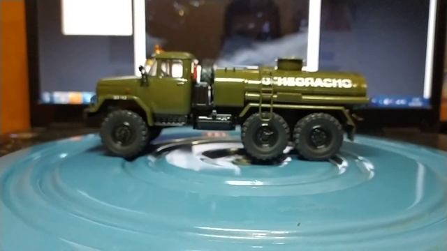 Модель Зил131 бензовоз