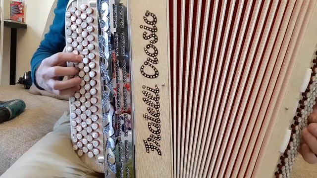 Как сыграть на баяне французскую мелодию пароле смотреть онлайн