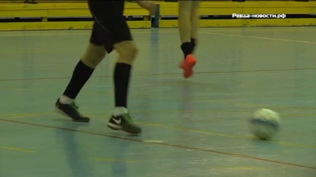 Родительский комитет спортшколы Ревды обеспокоен судьбой комплекса "Трубник" смотреть онлайн