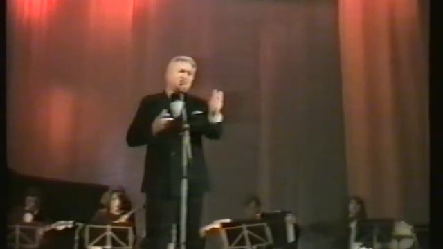 Поет Владимир Стратьев 1990г. "Дай друг, на счастье лапу мне" смотреть онлайн