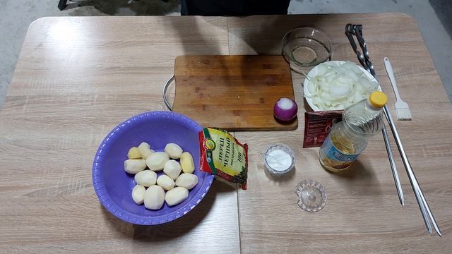 Жареное сало с луком в казане, шкварки с кортошечкой! смотреть онлайн