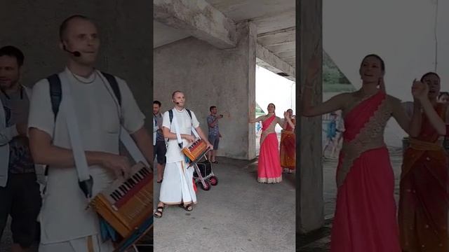 Ростов-на-Дону. Набережная. Почитатели Кришны. смотреть онлайн