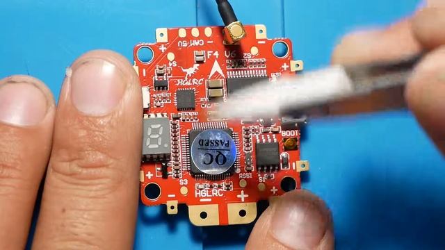 This Flight Controller Has a Built in VTX | HGLRC F4 V6PRO | Overview & Pinout смотреть онлайн