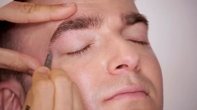 Eyebrow Grooming for Men (or bushy brows!) смотреть онлайн