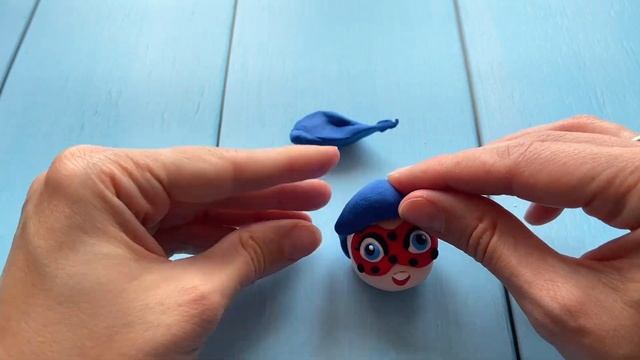 Как слепить куколку Леди Баг из воздушного пластилина. Лепка для детей. Ladybug clay. смотреть онлайн