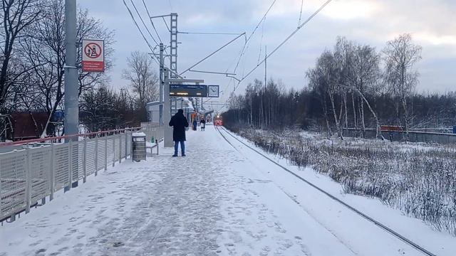 Электропоезд ЭД4М-0341 с сообщением Москва(Курский-Вокзал)-Электрогорск. смотреть онлайн