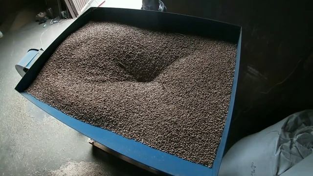 Готовимось до посіву. Очищуємо калібруємо посівний матеріал озимої пшениці сепаратором САД 5 AEROME смотреть онлайн