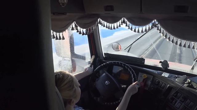 #1. Рейс на Салехард. Как провести каникулы с ребенком. смотреть онлайн