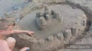 Строим очень классный ЗАМОК ИЗ ПЕСКА!!!)))))