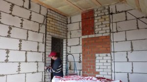 Прокладка кабеля под штукатурку в новом доме.