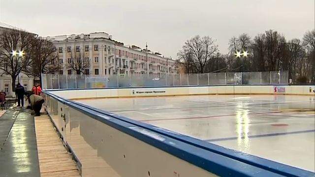 В Ярославле демонтируют новогодние украшения и праздничные ели смотреть онлайн