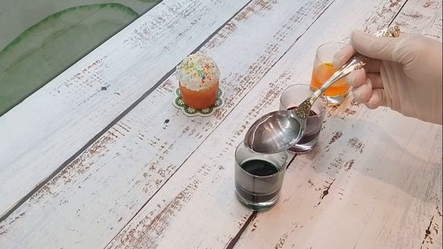 Космические яйца на Пасху/ Как просто покрасить яйца с помощью красителя, салфетки и ватной палочки смотреть онлайн