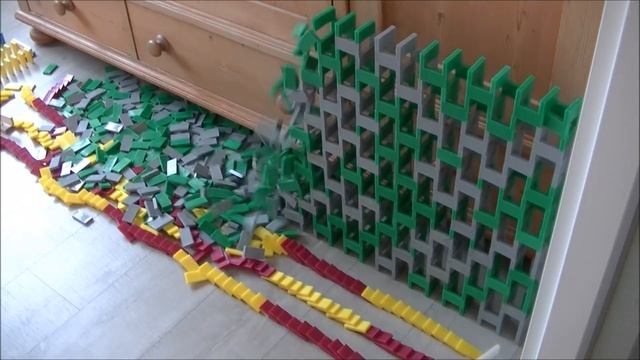 Colors (10.000 dominoes) смотреть онлайн