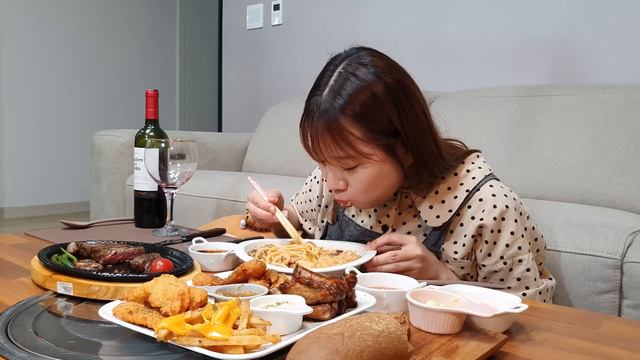 🥩직접만든 방구석 '아웃백 풀코스'에 와인🍷 투움바파스타,한우채끝스테이크,백립,샘플러😎 STEAK PASTA MUKBANG ASMR EATINGSHOW REALSOUND 요리 смотреть онлайн