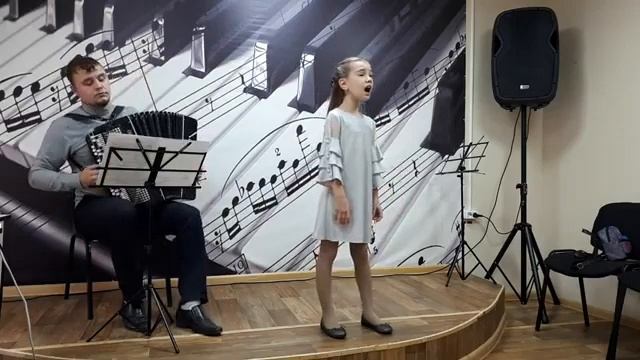 Павина Дарья "Листья золотые", "Песенка о песенке" смотреть онлайн