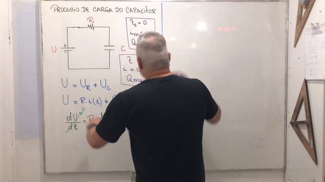 Processo de Carga do Capacitor - Física Schimtz смотреть онлайн