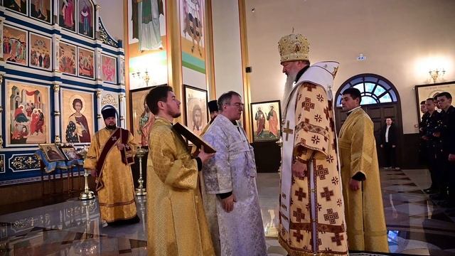 В храме Рождества Пресвятой Богородицы совершилось торжественное богослужение смотреть онлайн