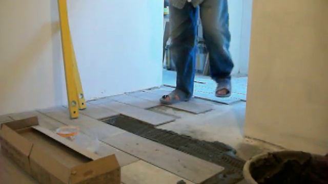 Укладка керамогранита на неровный пол