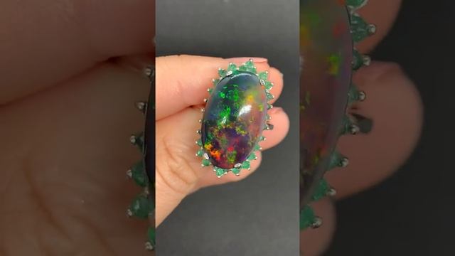 Серебряное кольцо с чёрным опалом смотреть онлайн