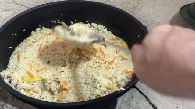 Готовим плов в Сиджаке. Выпариваем воду и доводим рис до нужной кондиции смотреть онлайн