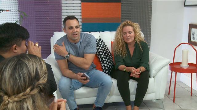 El beso de piquito de Eduardo Antonio y Lieter Ledesma calienta el ambiente en casa de Maka. смотреть онлайн
