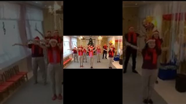 Новогодний флешмоб сотрудников ДОУ №13 "Светлячок" смотреть онлайн