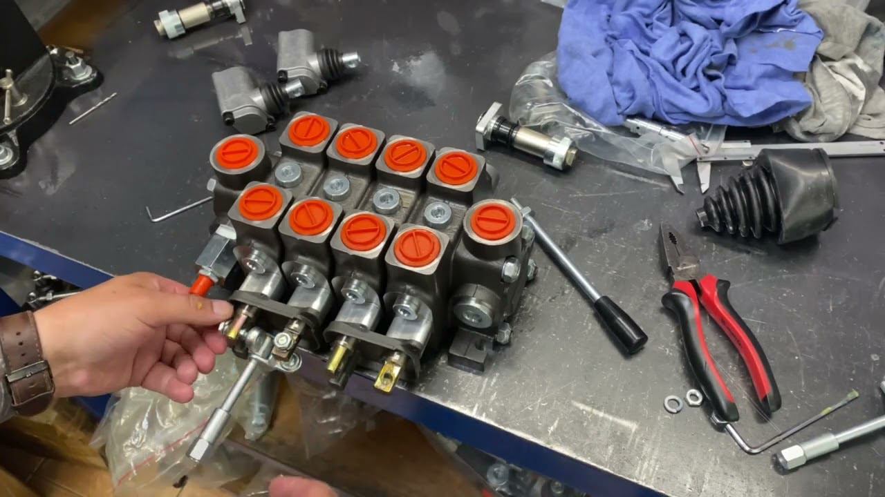 Установка джойстика на корпус гидрораспределителя рс 100 Болгария МТЗ ЮМЗ ЭО 2621 смотреть онлайн