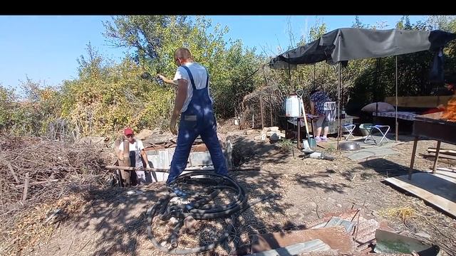 #17 МЫ купили ЗАБРОШЕННУЮ ДАЧУ / Уборка дачи /Разбираем погреб /Новый клад смотреть онлайн