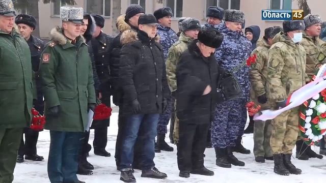 В Курганской области штормит, в Шадринске открылась ледовая арена смотреть онлайн