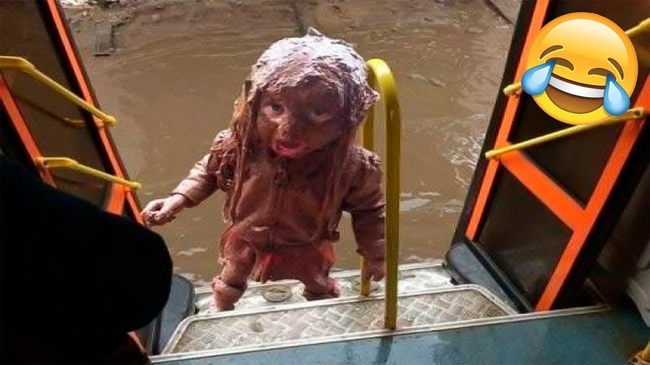 Валяясь от смеха! Безумные розыгрыши! ?? Попробуй не смеяться ? Лучшая компиляция смешных видео смотреть онлайн