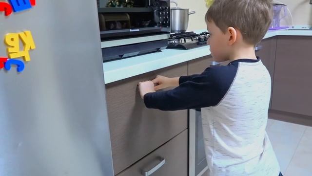 У Светы и Богдана пропали все подарки на Новый год // Твиксики смотреть онлайн