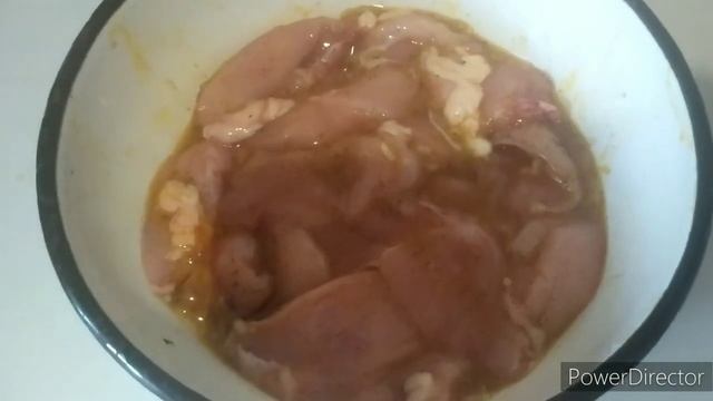 Жареная куриная грудка с яйцом и в муке