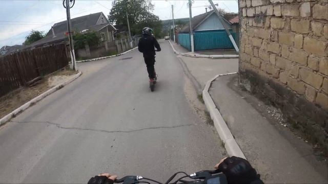 НА ЭЛЕКТРОСАМОКАТАХ В ЯЛОВЕНЫ смотреть онлайн