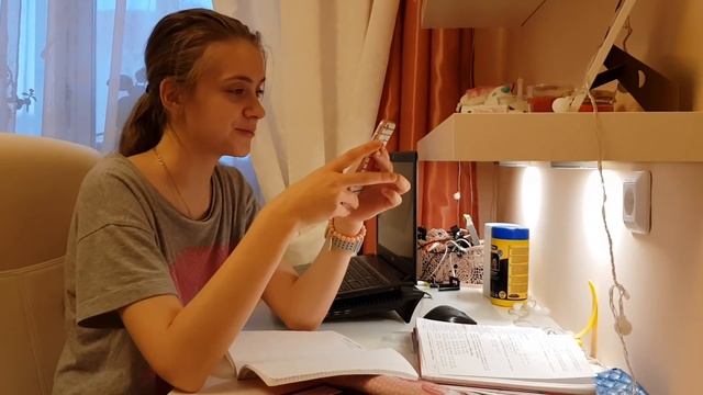 LIFE VLOG: Лика делает новый маникюр/ Готовимся к Пасхе, красим яйца, печём куличи! смотреть онлайн