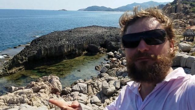 Одна из жемчужин заповедника Нуй Чуа, плита вулканического происхождения. Недалеко от Фанранга! смотреть онлайн