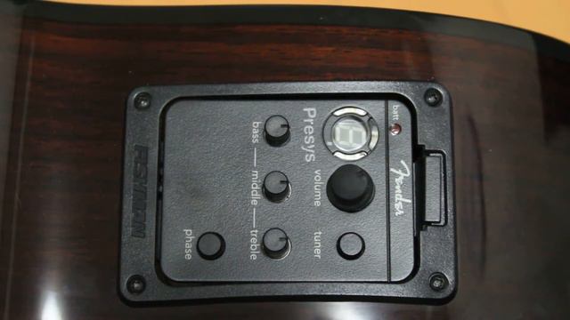 「Fishman Presysプリアンプ・システム」でチューニング中 смотреть онлайн