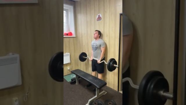 Строгий подъём штанги на бицепс 60 кг 16лет#biceps #пауэрлифтинг #gym #powerlifting #фитнес #fitnes