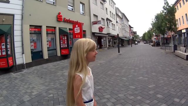 ЭТО НУЖНО СЛЫШАТЬ, РЕБЕНОК ПРОЖИВ ГОД В ГЕРМАНИИ ЗАБЫВАЕТ РУССКИЕ СЛОВА смотреть онлайн