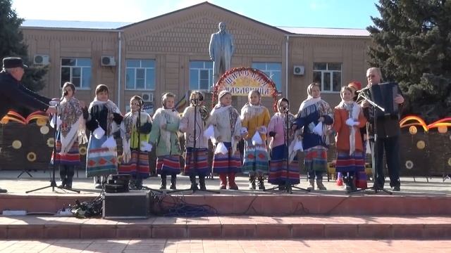 "Как на масляной неделе" - вернисаж праздника "Широкая масленица" смотреть онлайн