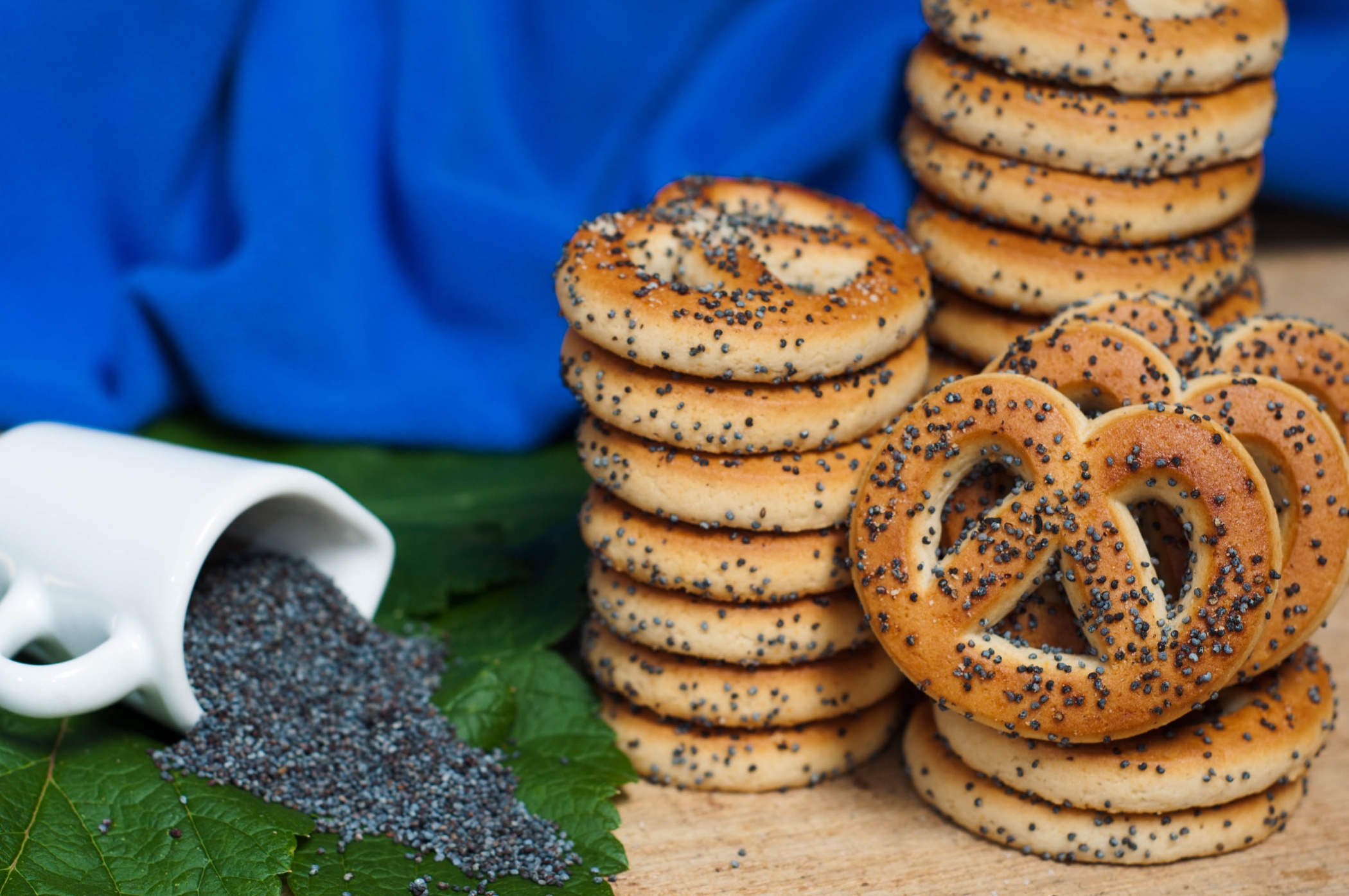 КРЕНДЕЛЬКИ С МАКОМ ИЗ СЛОЕНОГО ТЕСТА. ВЫПЕЧКА.