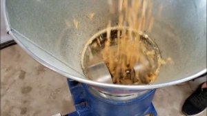 Гранулятор комбикорма бытовой, гранулятор комбикорма соломорезка со смесителем