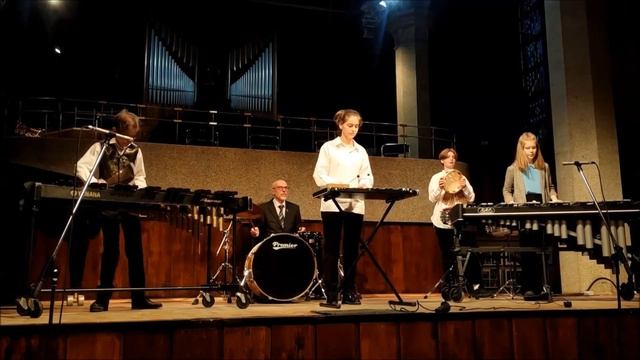 Светит месяц (р.н.п. в обработке В. Андреева) - Ансамбль ударных инструментов "Маримба" смотреть онлайн