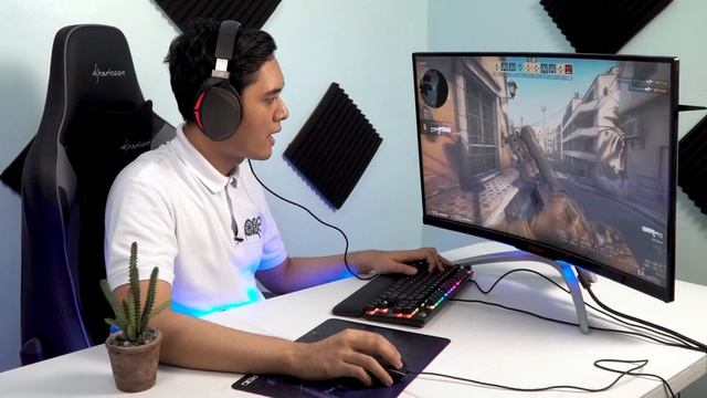 ROG Gaming Series Episode #3 - ROG Strix Fusion 300 Unboxing and Overview смотреть онлайн