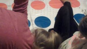 Играем в твистер 2 часть😊