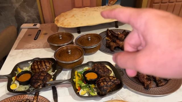 Saudi bhai ne full menu order kardia dawat me ??? bara surprise bhi suna dia смотреть онлайн