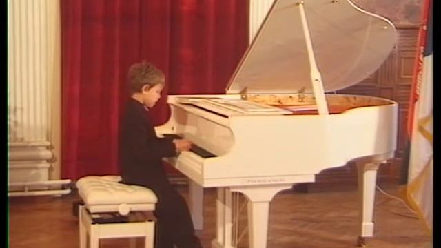 Mateja Stražmešterov - W.Gillock:SEASCAPE, AUTUMN SKETCH; L.Sscytte: Witches reyels смотреть онлайн