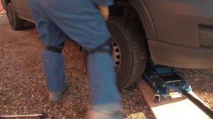 Как самостоятельно поменять колеса на автомобиле